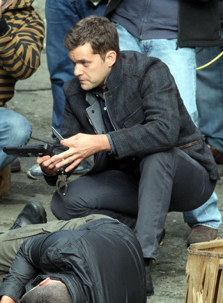 Illustration for article titled Fringe Set Pictures Part 2